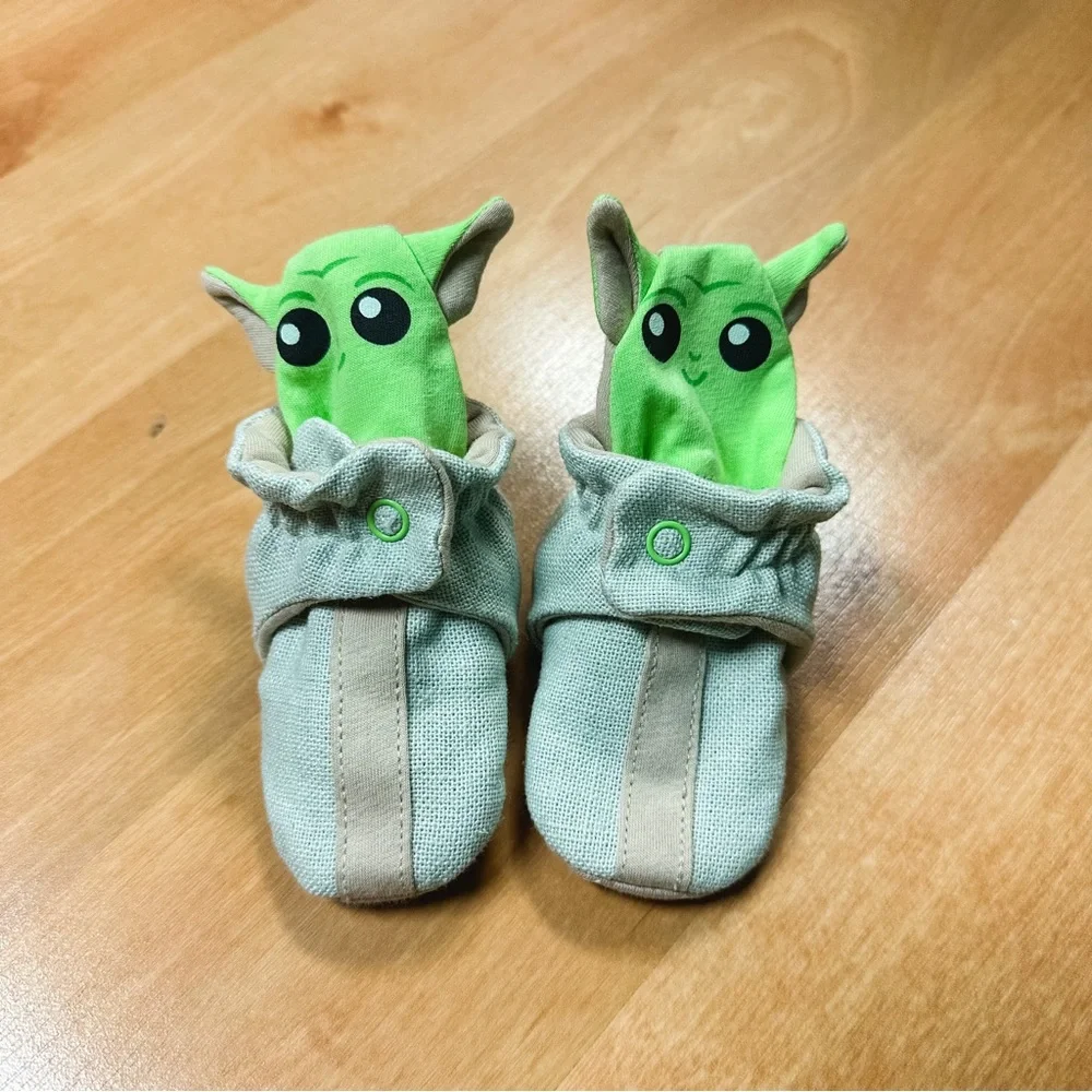 Ro & Me by Robeez Precious Cargo Star Wars Grogu Baby Yoda Snap Booties 3-6M